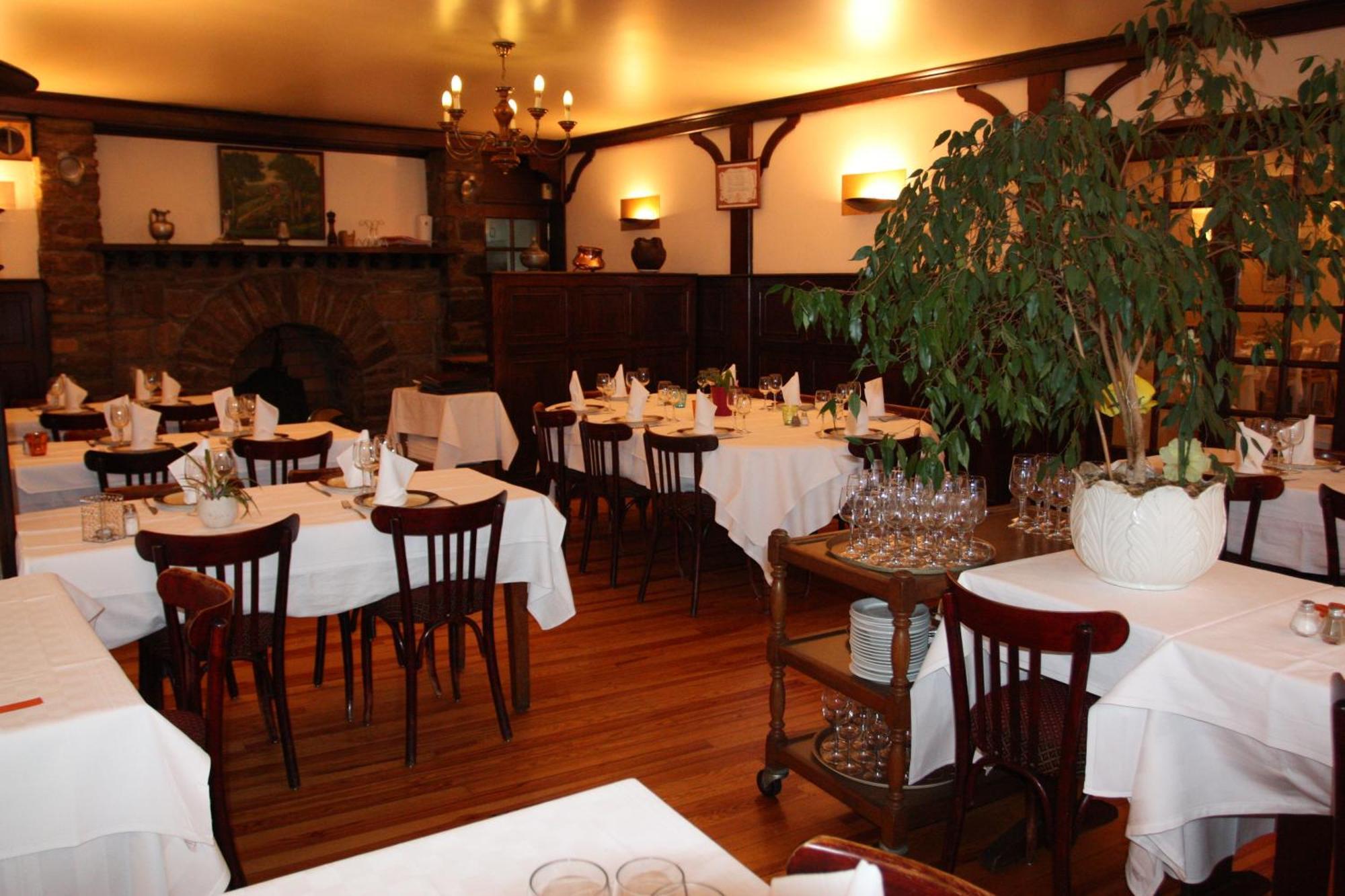 Logis Hotel Restaurant Des Voyageurs Pont-de-Salars Quarto foto